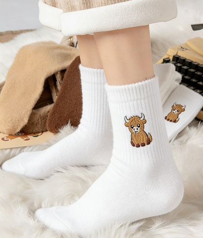 🎁Neujahrs-Sonderangebot für 9,99 £!!⚡1 kaufen, 3 Paar erhalten⚡Über 50.000 verkauft!💖Kuschelige, warme Plüschsocken für Damen mit niedlicher Highland-Cow-Stickerei