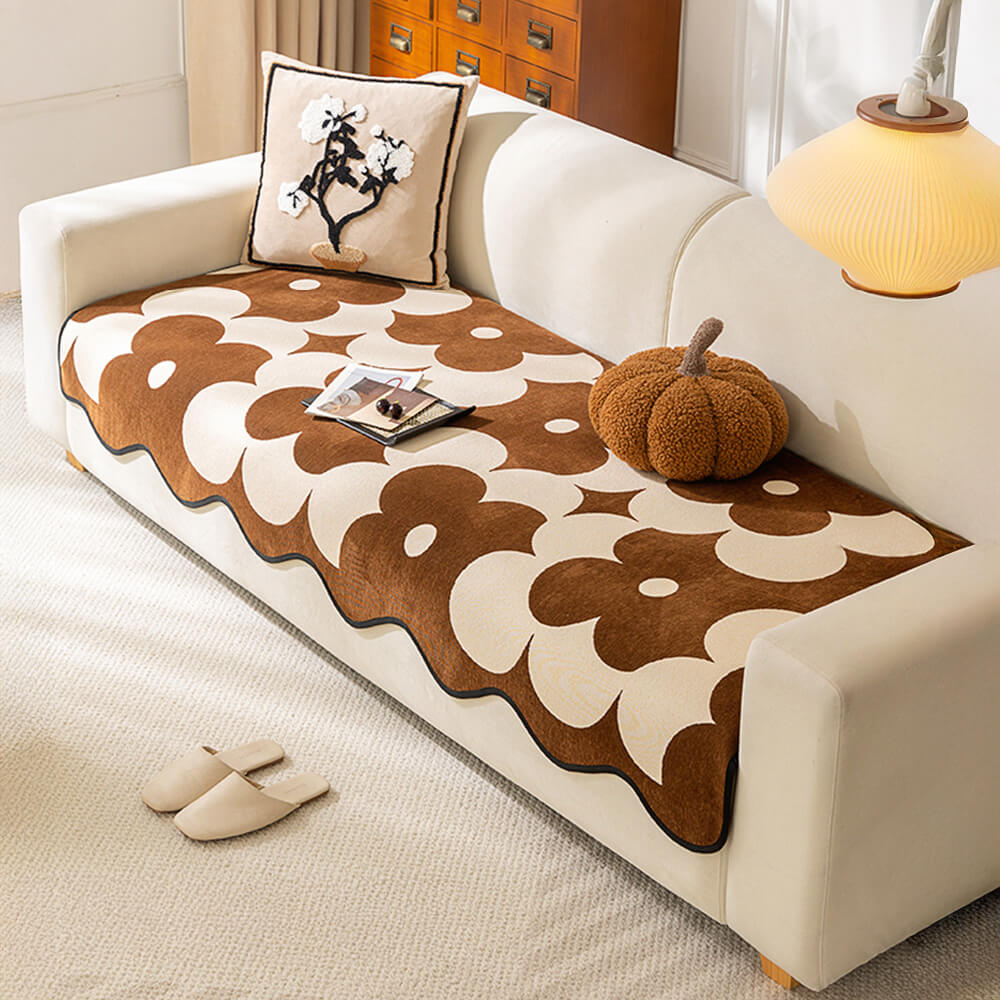 Elegante Couchhusse aus Chenille mit Blumenmuster und Wellenrand